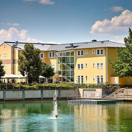 Hotel Am See นอยเทราบลิง ภายนอก รูปภาพ