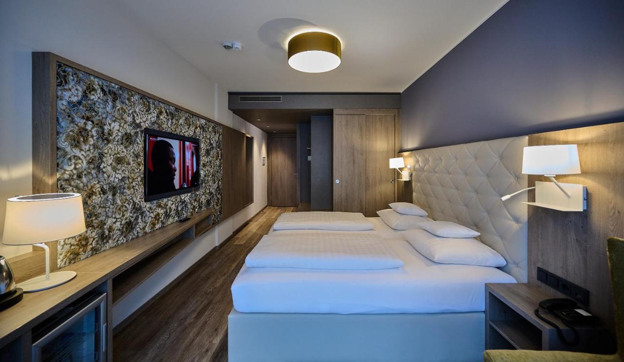 Hotel Am See นอยเทราบลิง ภายนอก รูปภาพ
