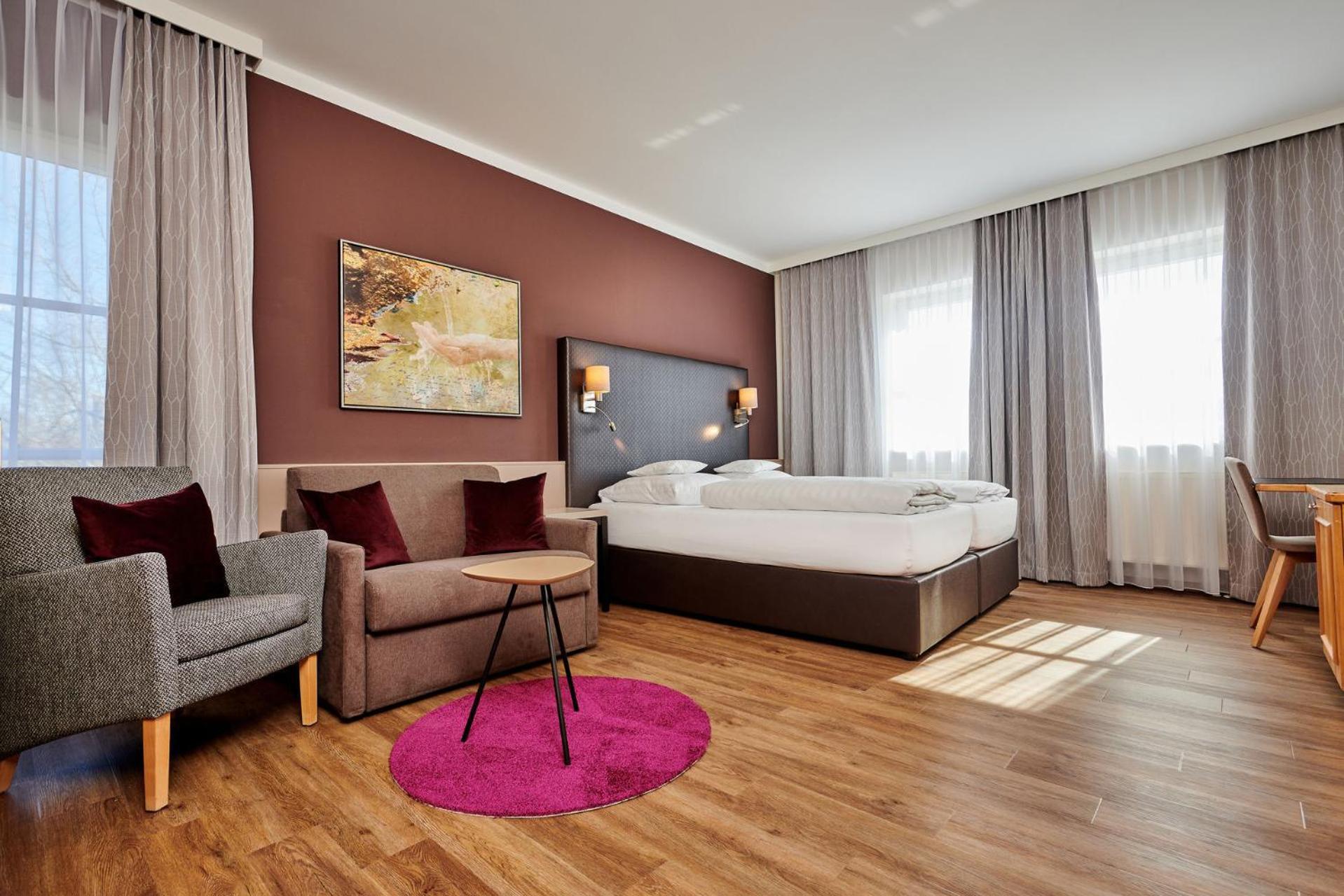 Hotel Am See นอยเทราบลิง ห้อง รูปภาพ